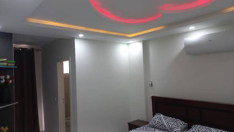 1 BED FULLY FURNISHED FULL LUXURY IDEAL BRAND NEW FLAT FOR RENT IN IDEAL LOCATION BAHRIA TOWN LAHORE 2