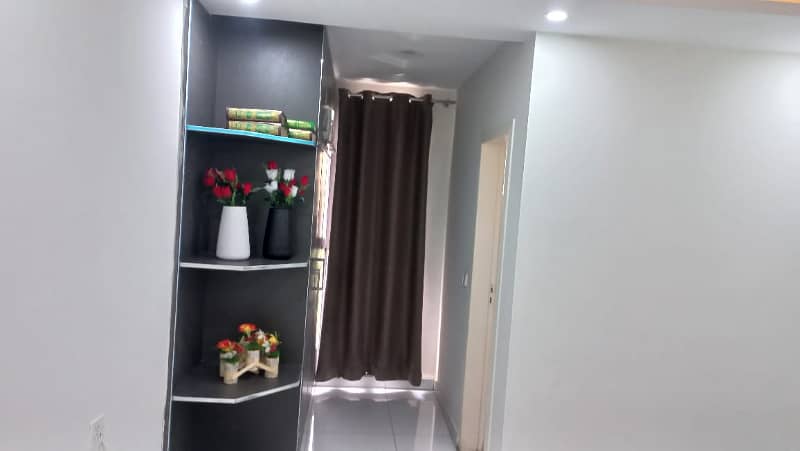 1 BED FULLY FURNISHED FULL LUXURY IDEAL BRAND NEW FLAT FOR RENT IN IDEAL LOCATION BAHRIA TOWN LAHORE 3