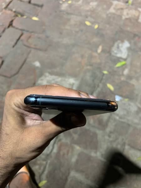 iphone 11 pro max pta approved 4