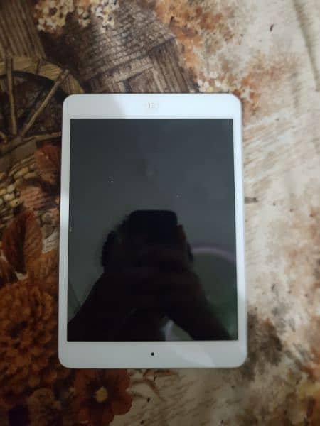 apple ipad 16 gb 8 inch screen size. best for gaming 1