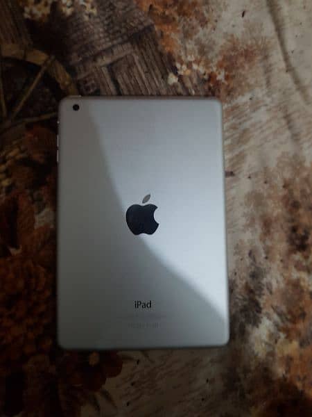 apple ipad 16 gb 8 inch screen size. best for gaming 2