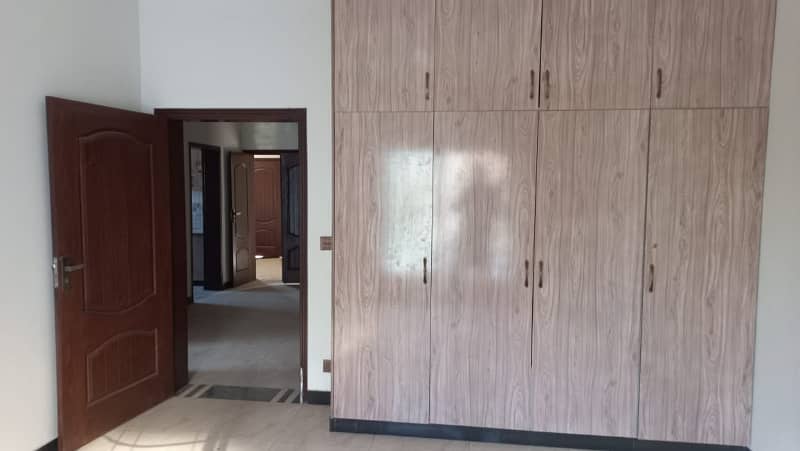 10 MARLA BRAND NEW LIKE A EXCELLENT GOOD FULL HOUSE FOR RENT IN IQBAL BLOCK BAHRIA TOWN LAHORE 10