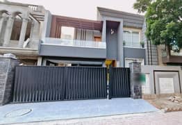 Fully Furnished 2813 Square Feet House Available In Bahria Town - Sector A For sale