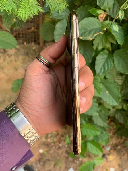 iphone xs max 1