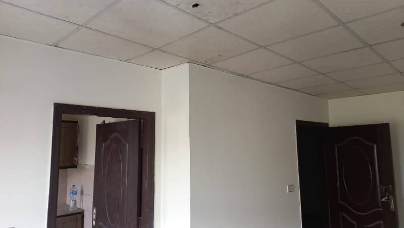 1 BED NEW EXCELLENT CONDITION GOOD FLAT FOR RENT IN BAHRIA TOWN LAHORE 4