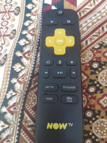 roku. samsung. fire tv stick remote 0