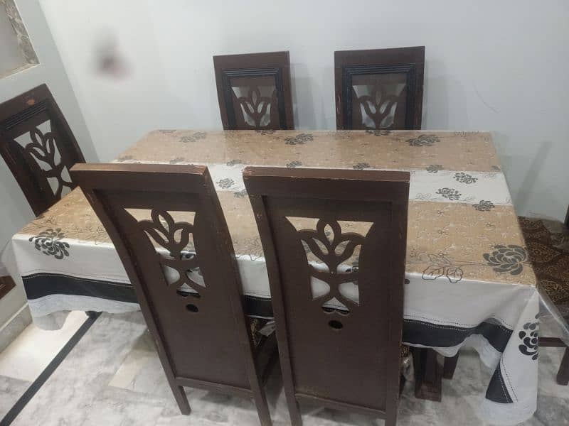 Dining table 6 seater 0