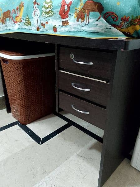 Table : Office / Gaming Table 0