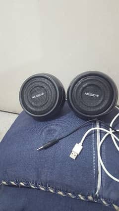 Music F speakers stereo sound 0