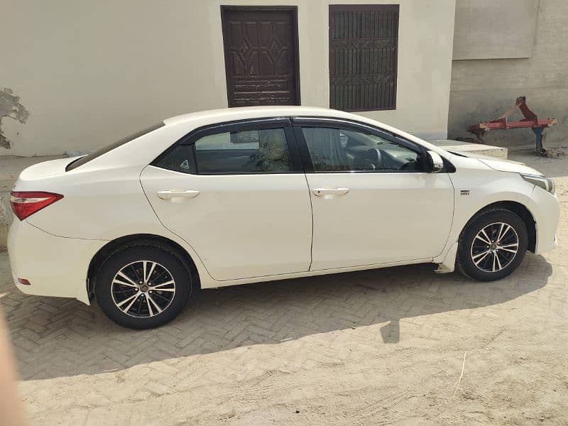 Toyota Corolla Altis 2017 4