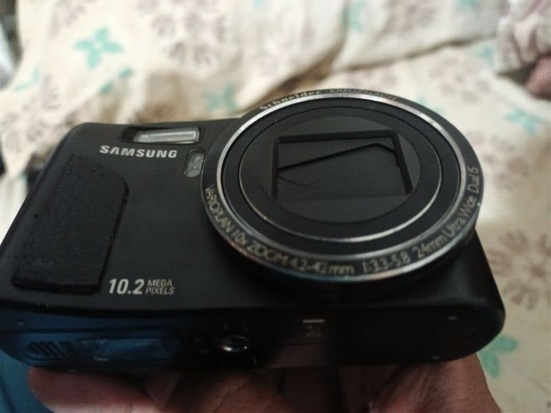 Digital Camera Samsung HZ10W 1