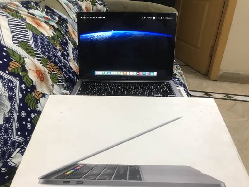 MacBook Pro 2020 13” with 16/512 touchbar 2