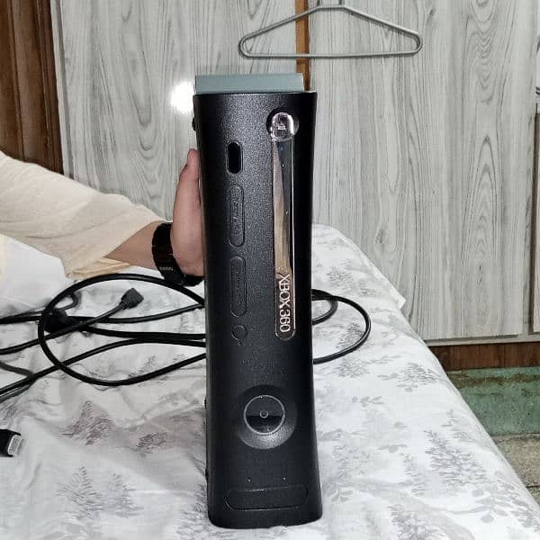 Xbox 360 250gb with 80 games jailbreaker 2