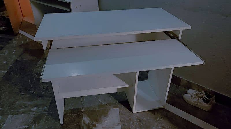 2 study tables computer tables slightly used at very reasonable price 1