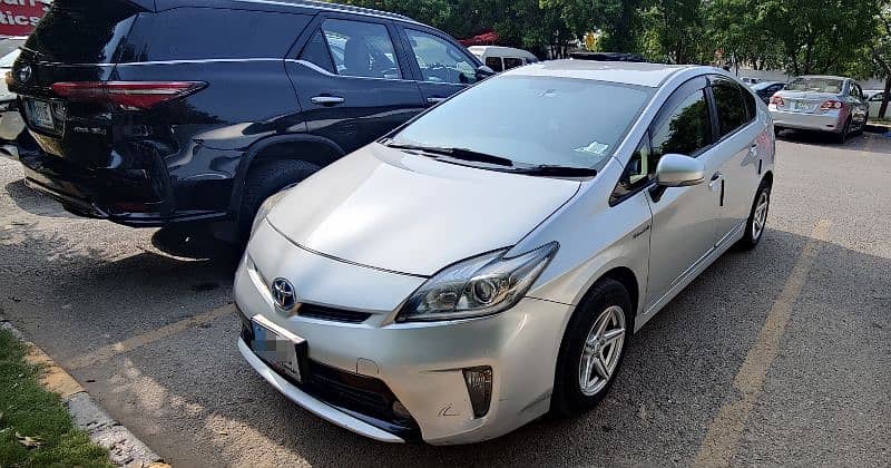 Toyota Prius 2015 3