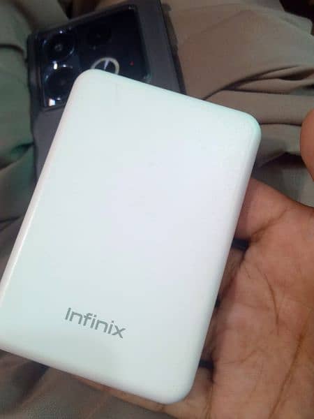 infinix not 40 wireless charging 16 /256 4