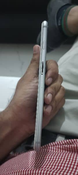 iPhone 6 Plus Silver Colour 7