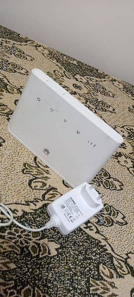 Huaiwa B310s-22 Sim Router 1