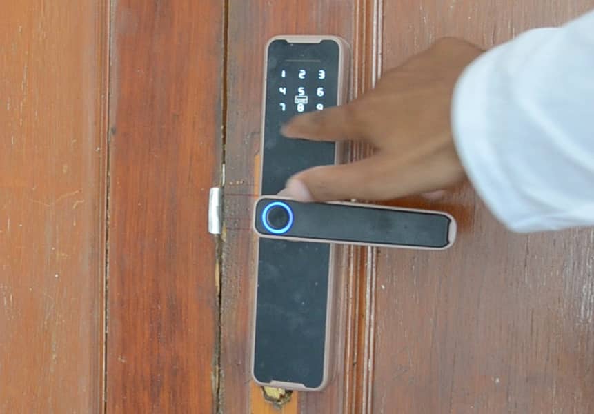 fingerprint handle lock wood door TT Tuya Security system 3