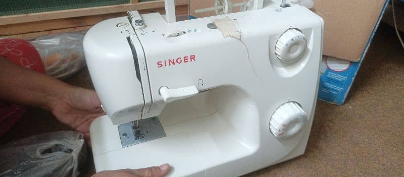 Singer sewing machine Model no. 8280 1