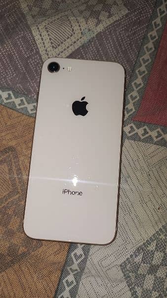 iPhone 8     64GB 0