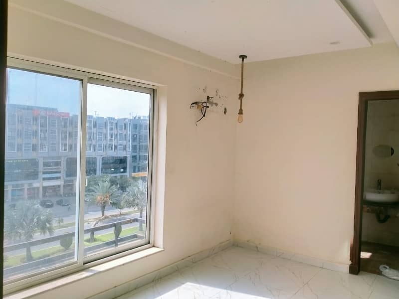 1 BED EXCELLENT NEW CONDITION GOOD CONDITION IDEAL LOCATION FLAT FOR RENT IN BAHRIA TOWN LAHORE 12