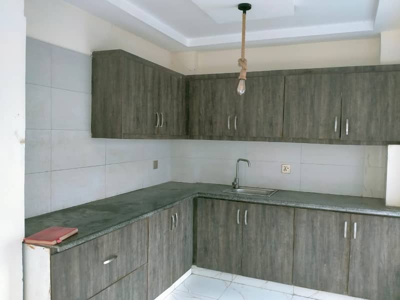 1 BED EXCELLENT NEW CONDITION GOOD CONDITION IDEAL LOCATION FLAT FOR RENT IN BAHRIA TOWN LAHORE 14