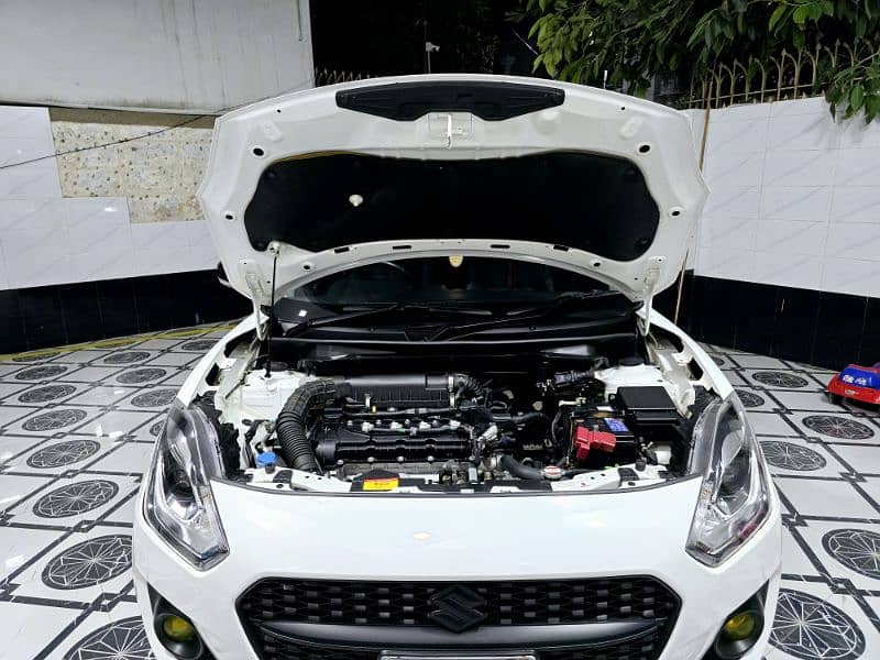 Suzuki Swift 2022 GLX CVT 1