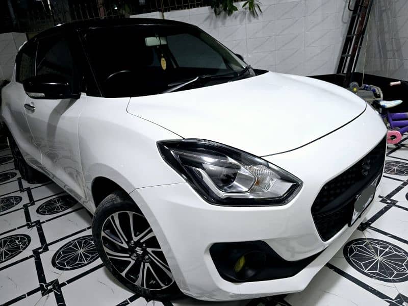 Suzuki Swift 2022 GLX CVT 3