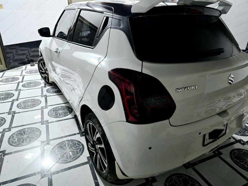 Suzuki Swift 2022 GLX CVT 6