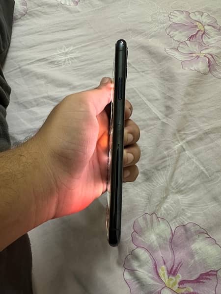 iPhone 11 pro max 256gb factory unlock 7