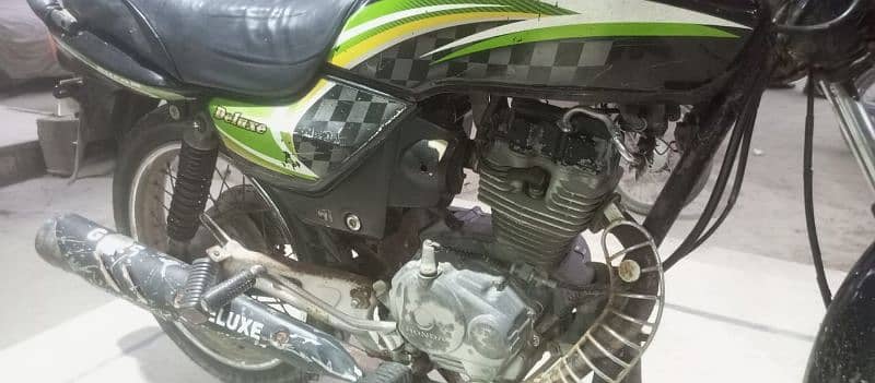 Honda deluxe 125 2017 model 4