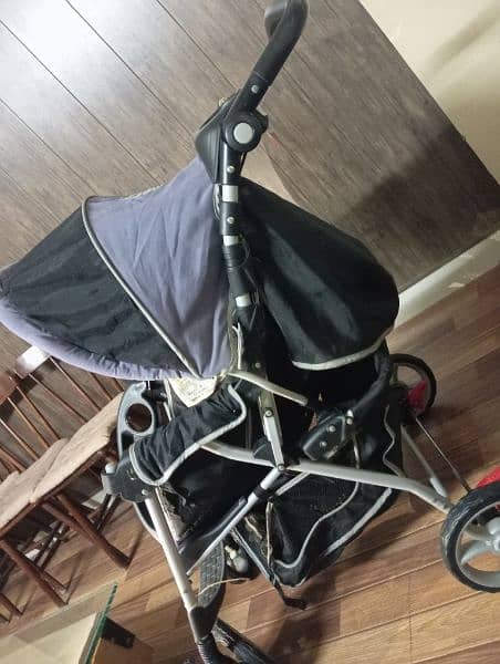 Branded *GRACO* stroller 3