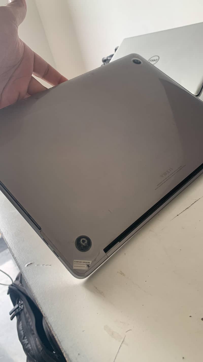 Macbook pro 13 inch 2019 8/256 3