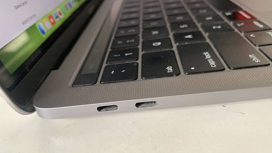 Macbook pro 13 inch 2019 8/256 6