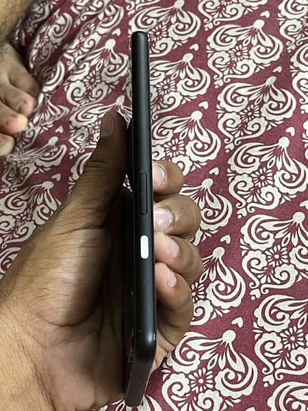 Google Pixel 4 xl minor scratches 1