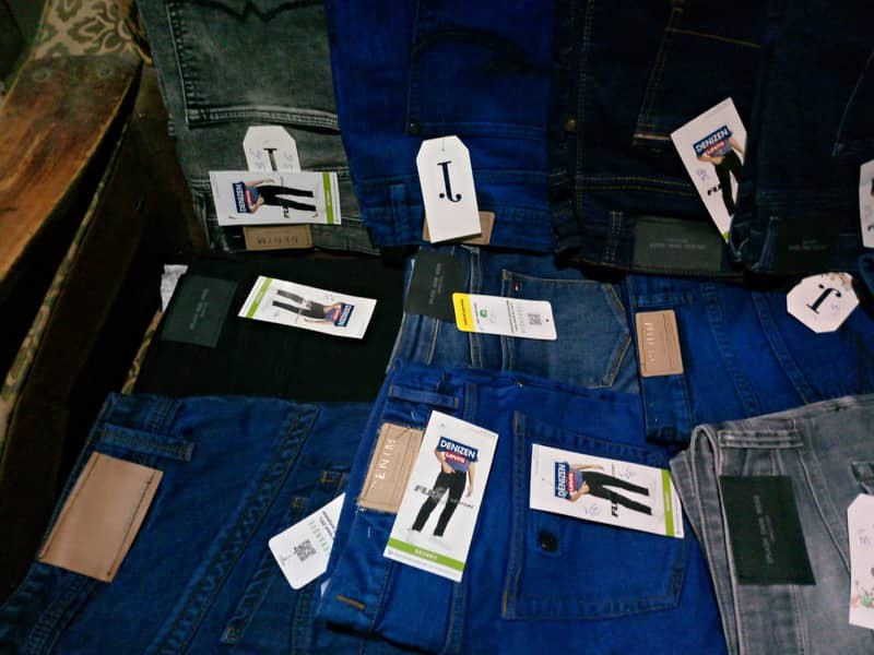 jeans imported lots whole sale bulk quantity available pack mall hai 9