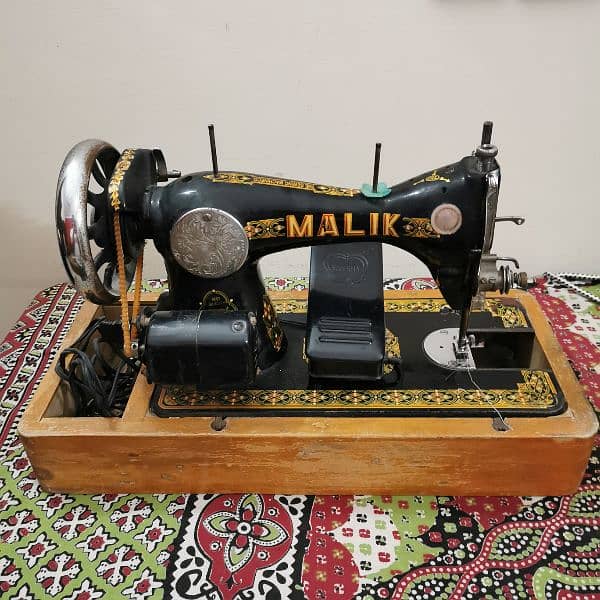 Sewing Machine with Motor & Cover 1