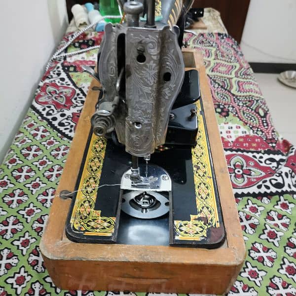 Sewing Machine with Motor & Cover 3