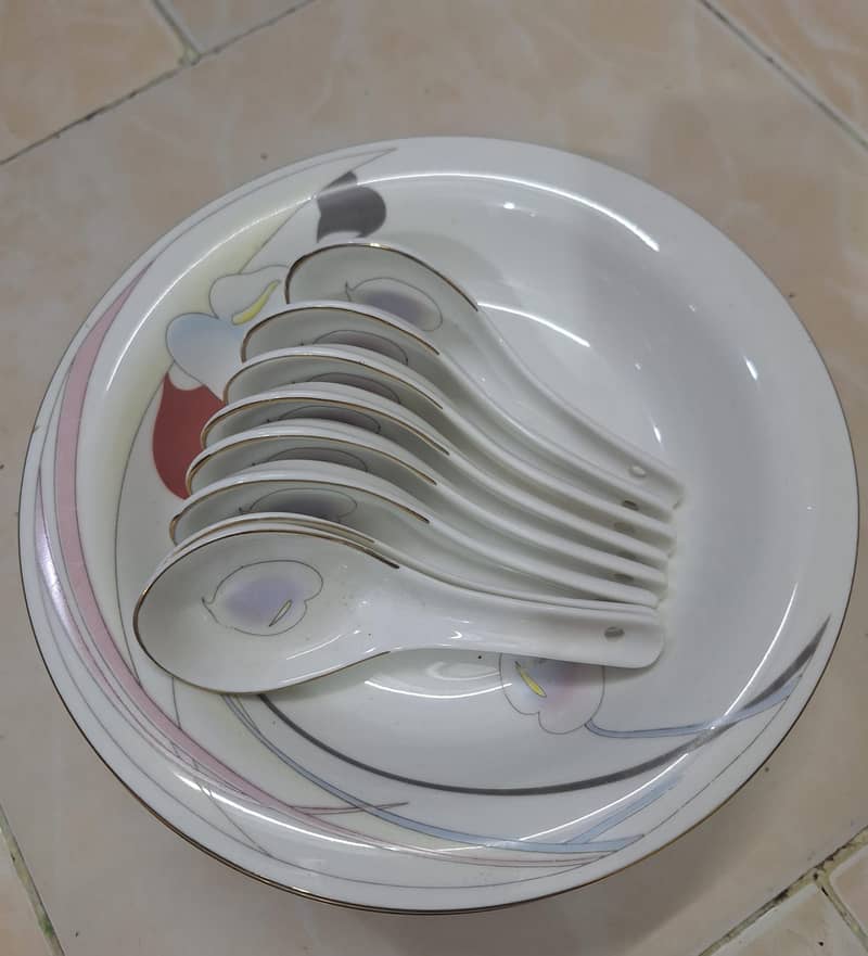 Dinner set not even used once made in england 2