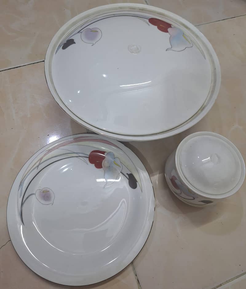 Dinner set not even used once made in england 9