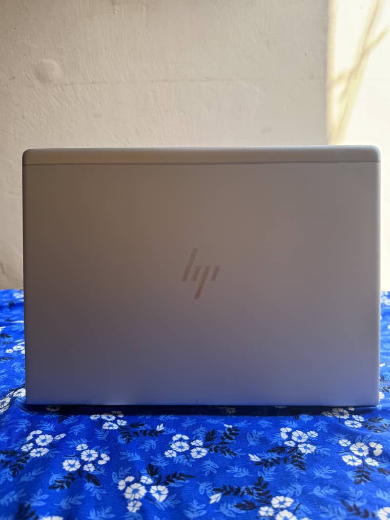 Hp 830 G5 core i5 8th gen 8gb ram 256gb SSD rom with 4gb Grafic Card 1