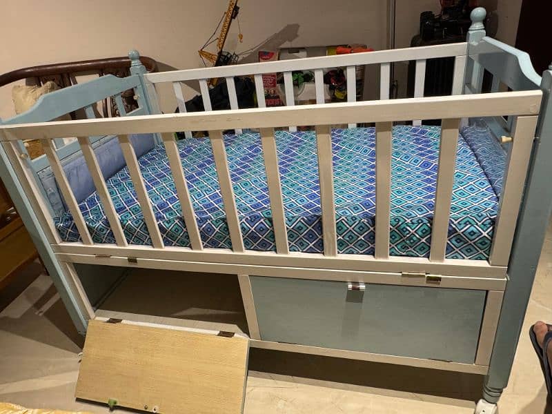 baby cot 1