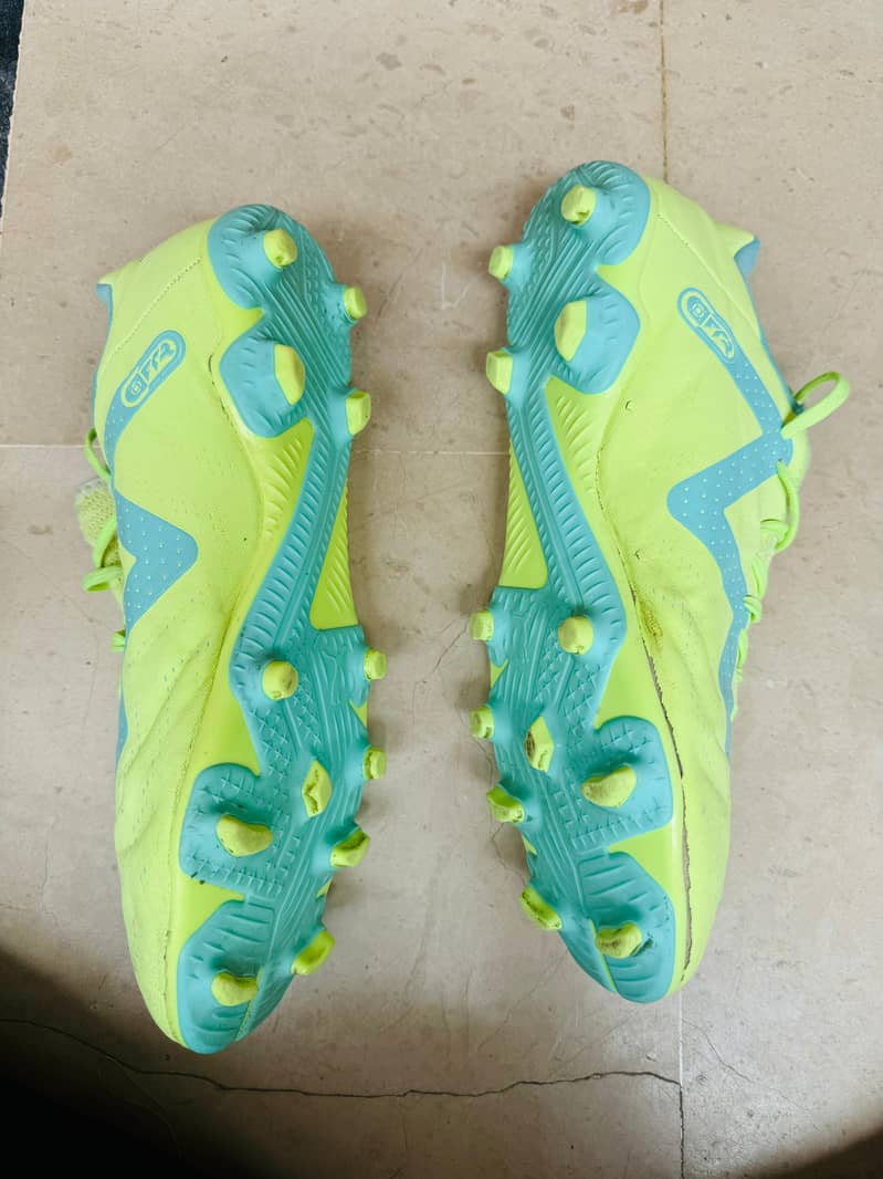 Puma future play cleats original UK 10.5, US 11.5, Euro 45 1