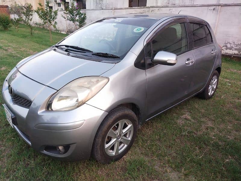 Toyota Vitz 09/ 2012 1