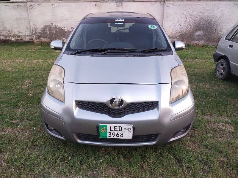 Toyota Vitz 09/ 2012 2