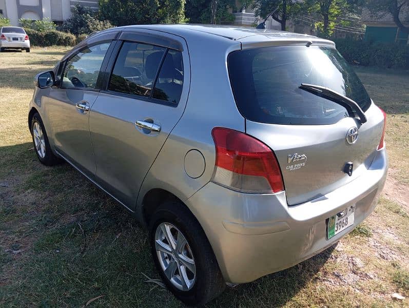 Toyota Vitz 09/ 2012 4