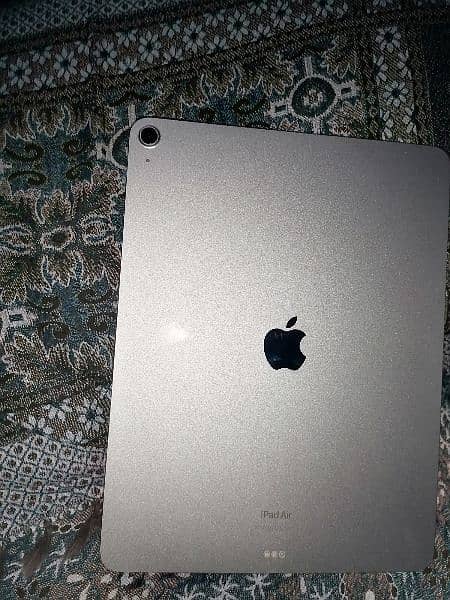 ipad Air 6th generation 128 gb and apple pencil 1