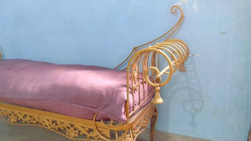 IRON SOFA 3 SEATER COPPER GOLDEN EXCELLENT CONDITION 1