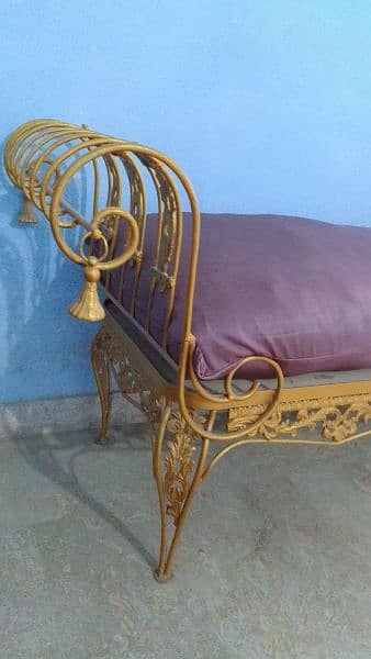 IRON SOFA 3 SEATER COPPER GOLDEN EXCELLENT CONDITION 3